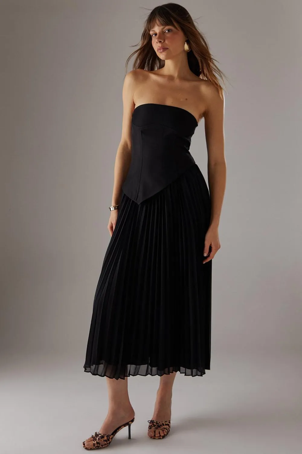 Dresses^Nasty Gal Bandeau Bodice Pleated Chiffon Midi Dress |