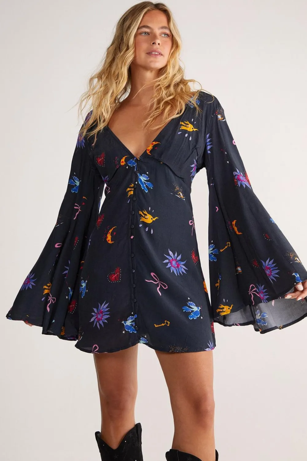Festival Outfits|Festival Outfits^Nasty Gal Conversational Extreme Sleeve Button Down Mini Dress |