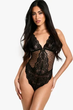 Lingerie^Nasty Gal Heart Trim Lace Bodysuit |