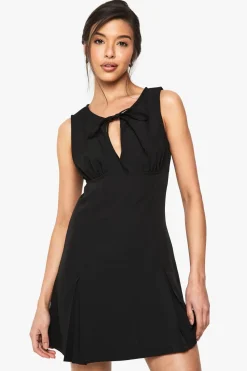 Dresses^Nasty Gal Keyhole Pleated Tailored Mini Dress |