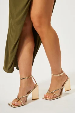 Heels^Nasty Gal Metallic Cross Strap Toe Post High Block Heel Sandals |