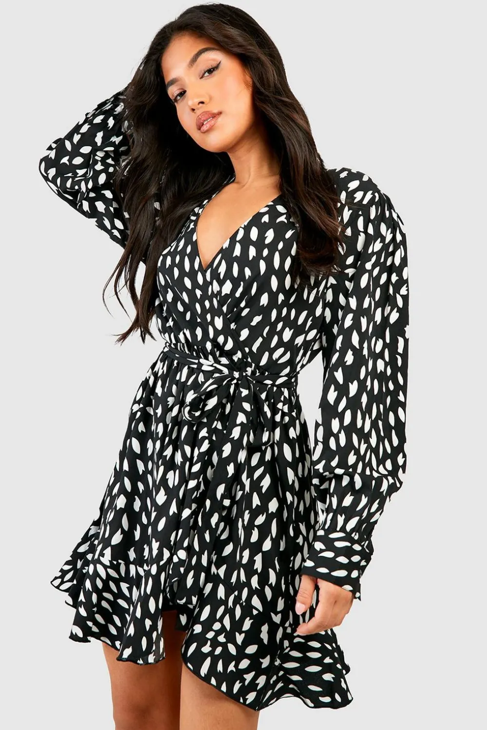 Dresses^Nasty Gal Petite Smudge Print Ruffle Woven Wrap Dress |