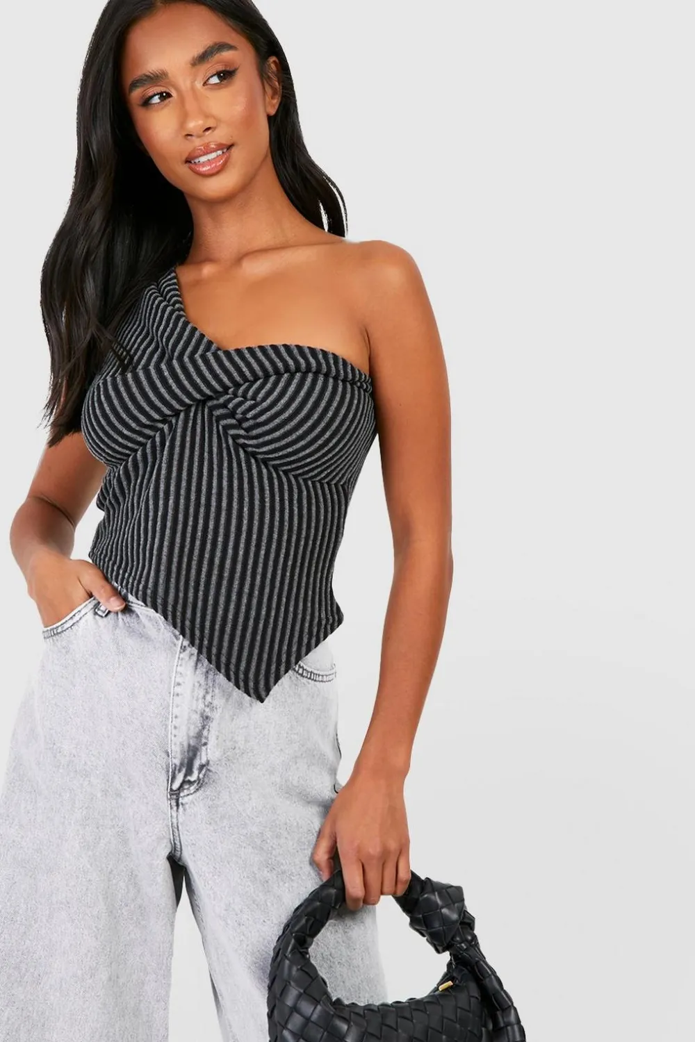 Tops^Nasty Gal Petite Twist Front Asymmetric Hem Top |