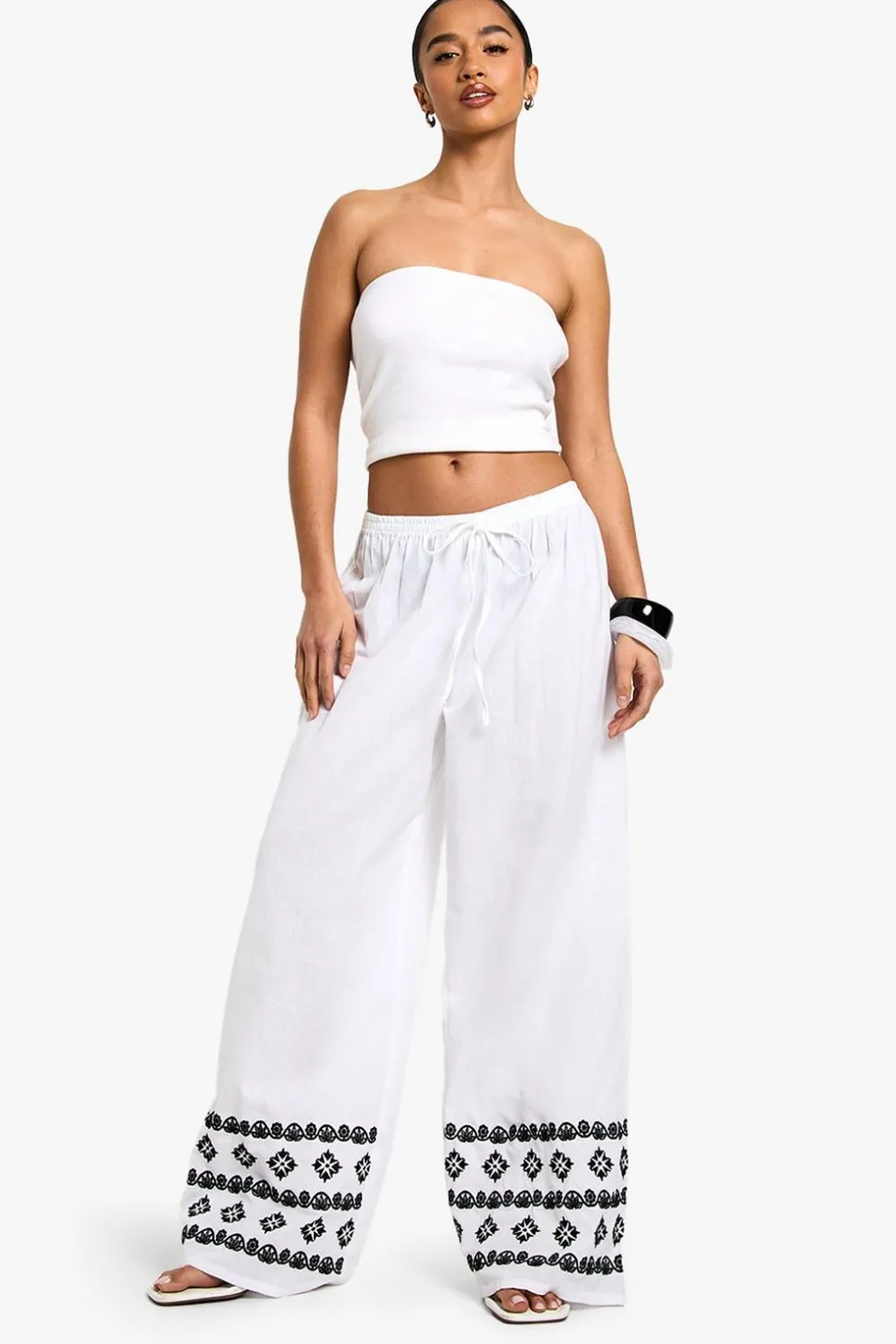 Pants^Nasty Gal Petite Wide Leg Broderie Hem Trouser |