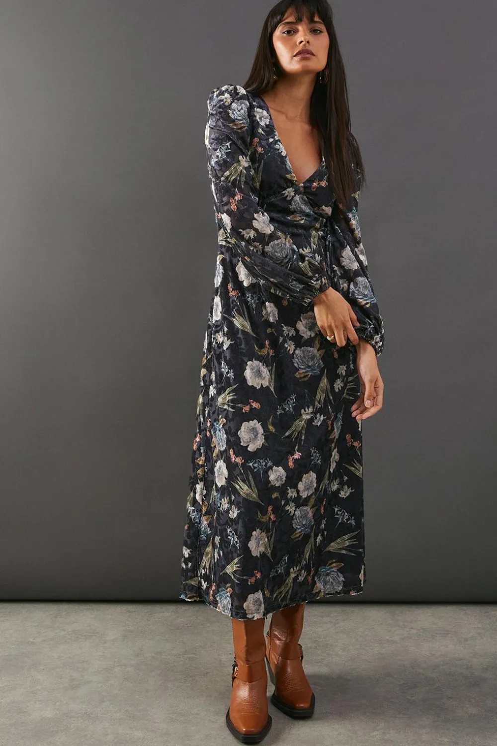 Dresses^Nasty Gal Premium Printed Velvet V Neck Midi Tea Dress |
