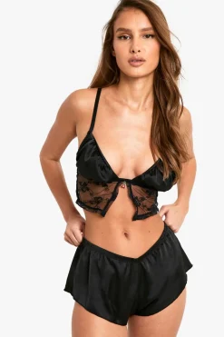 Lingerie^Nasty Gal Satin Flippy Shorts |