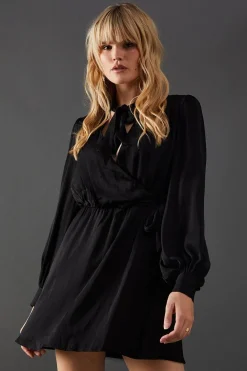 Dresses^Nasty Gal Satin Tie Neck Flippy Mini Dress |